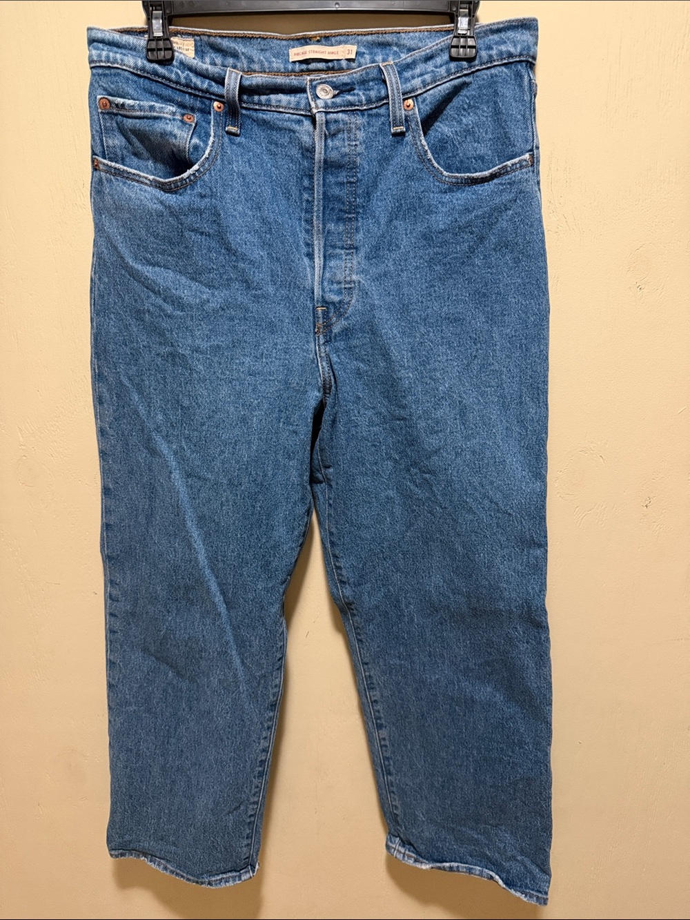 Levi’s Ribcage jeans